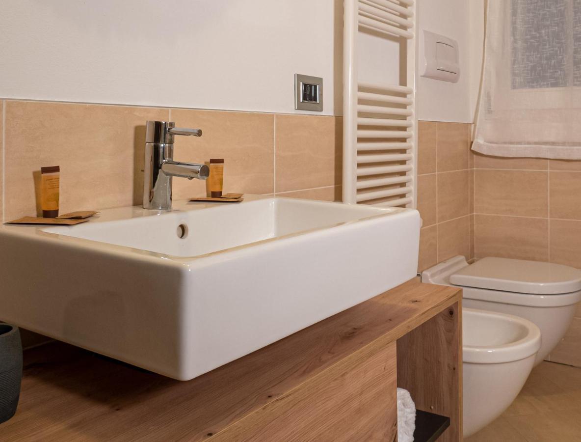 Maison Blanche: Appartamento Elegante Con Parcheggio Privato Мантуя Экстерьер фото